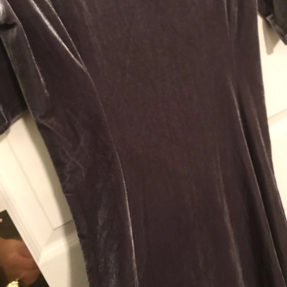Elegant Velvet Pewter Gray Dress - Picture 4 of 6